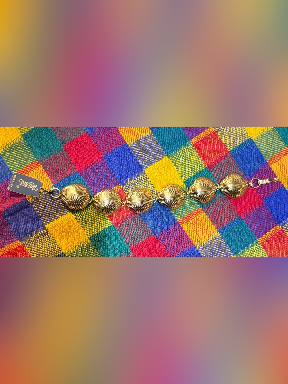 Vintage Trifari Gold Sea Shell Link Bracelet - Picture 2 of 2